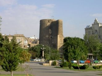 В 1924 году о башне азербайджанскими кин