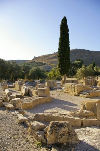 В 828 году, после завоевания Крита араба
