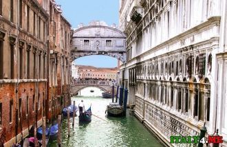 Является одним из главных Мостов Венеции