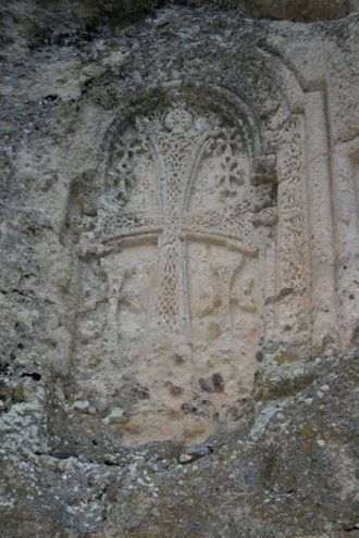 Монастырь Гегард, наскальный крест крупн
