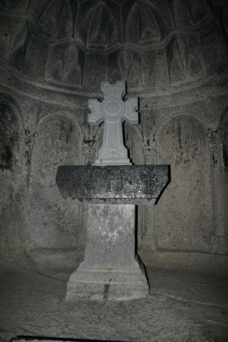 Монастырь Гегард, крест - в первой (1240