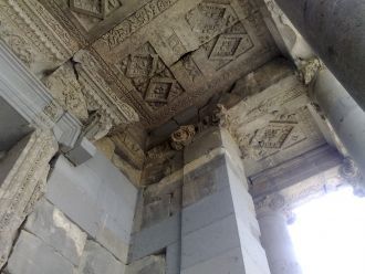 Потолок храма