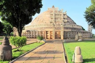 Ступа в деревне Санчи