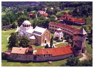 Монастырь больше всего известен своими ф