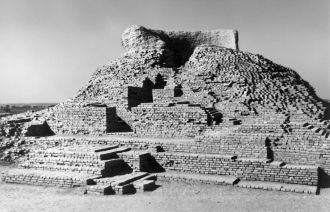Руины построек. 3- 2-е тысячелетие до н.