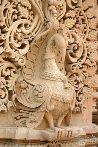 Украшением храма служат 9 куполов, 234 к