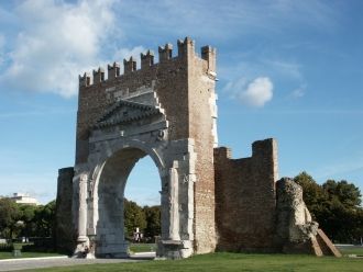Во времена средневековья арка использова
