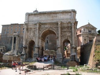 Высота арки составляет 20,9 м, ширина 23