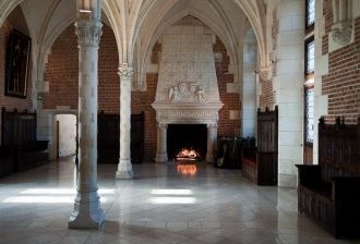 Зал стражи с типичными для готики сводам