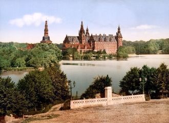 Вот как выглядел замок в конце XIX века.