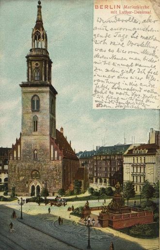 Церковь Святой Марии и памятник Лютеру. 