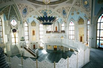 В мечети Кул Шариф 2 этажа-зала. Для муж