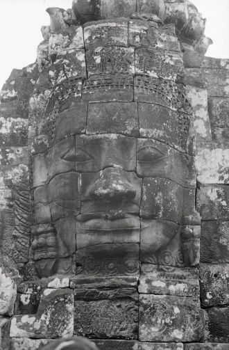 Каменные лица храма Байон