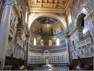 Величественный интерьер церкви Святого И