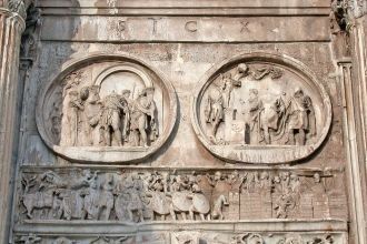 Медальоны арки Константина, южная сторон