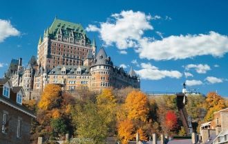 В 1925-м год замок дополнили 20-этажной 