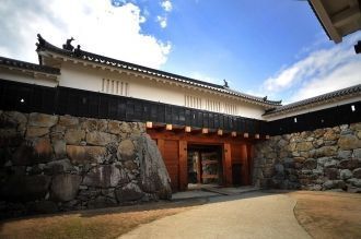 Во время Реставрации Мэйдзи замок был пр