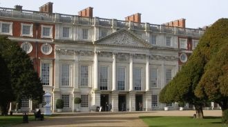 Хэмптон-корт (северный фасад)