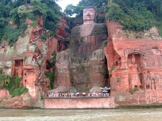 Статуя Будды Майтрейи в Лэшане (кит. тра
