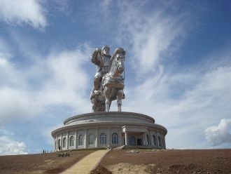 Статуя находится в комплексе Чингисхана 