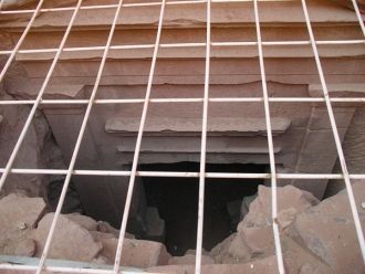 Нижний фасад Хазны был откопан летом 200