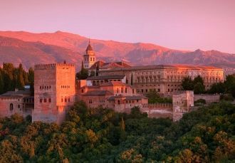 Дворец Альгамбра в Гранаде