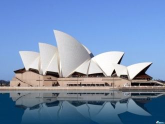 Мировую известность оперный театр в Сидн