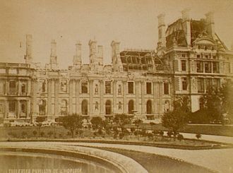 В 1871 г. дворцовый комплекс понес тяжел
