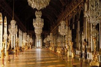 Роскошные залы Версальского дворца