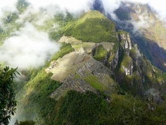 Вид на Мачу Пикчу с вершины горы Уайна П