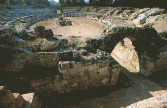 Амфитеатр в Сиракузах с другого ракурса.