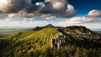 Здесь расположены три родника восходящег