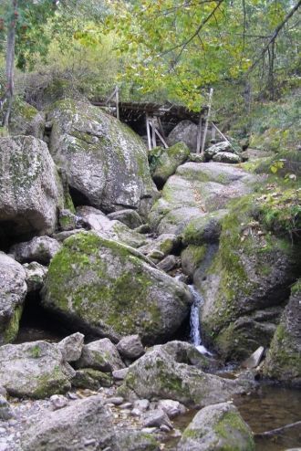 По весне, с таянием снега, еще в этих ме