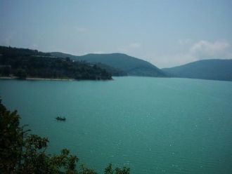 Озеро Абрау является самым крупным горны