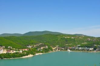 Происхождение же странной дорожки на озе