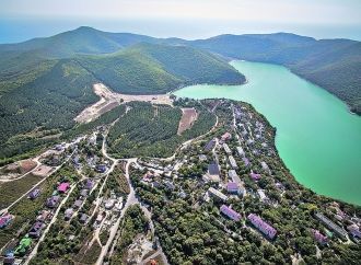 Глубина озера Абрау — около 11 м. Однако