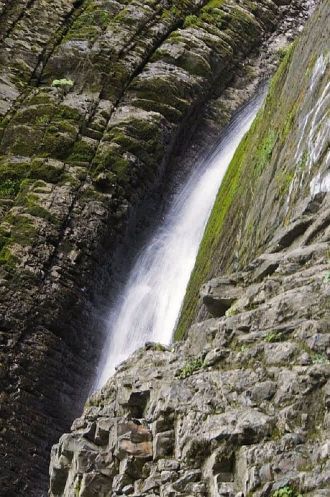 Ореховский водопад является великолепным
