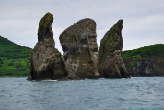 Наивысшая точка острова 75 метров.