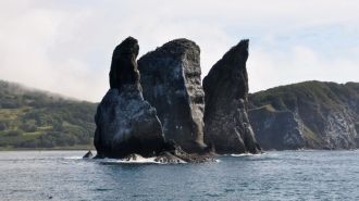 Тогда, жившие в одном из селений трое бр