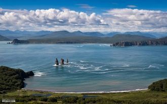 Три Брата – остров из трех кекуров, стол