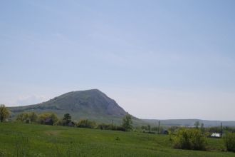 По преданию, на вершине горы когда-то об