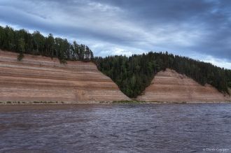 Разлом находится напротив деревни Опоки 