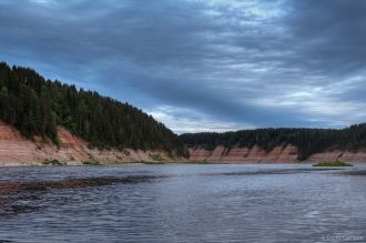 На многочисленных отмелях Сухоны можно з
