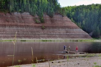 Возраст - 200 миллионов лет.