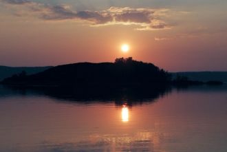 По температурному режиму вода в озере Ур