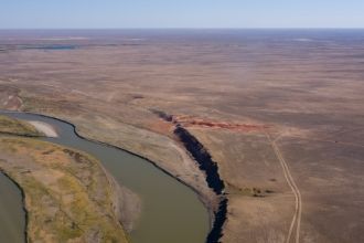 Не менее остры экономико-географические 