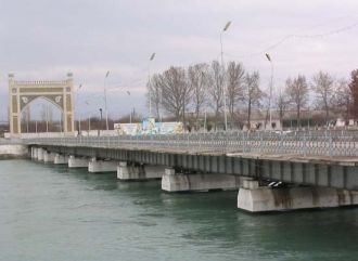 Сырдарья в наши дни зачастую играет роль