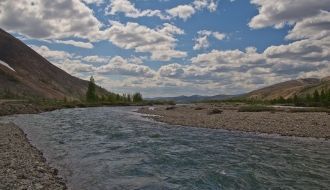 Бурный нрав горных верховьев реки с опас