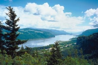 Колумбия является рекой с самым большим 