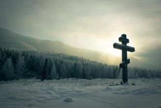 В 1997 году на вершине был установлен св